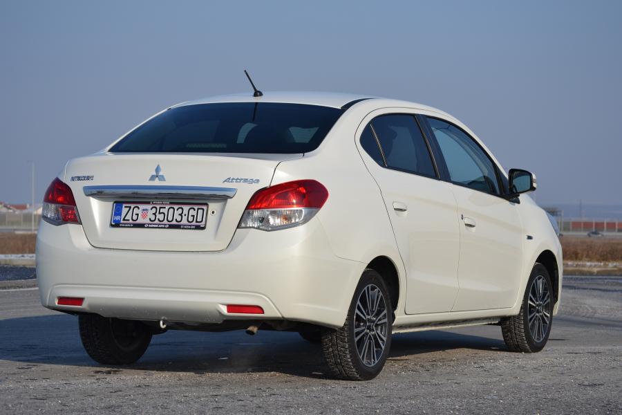  Mitsubishi Attrage 2015 года  (WW) (фото 9 из 19)